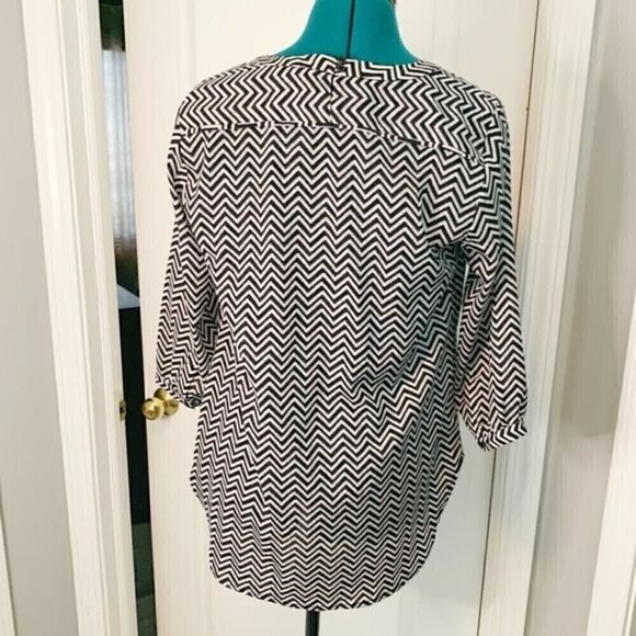 French Connection 3/4 Sleeve Keyhole Casual Career Lightweight Printed Blouse - Picture 11 of 15